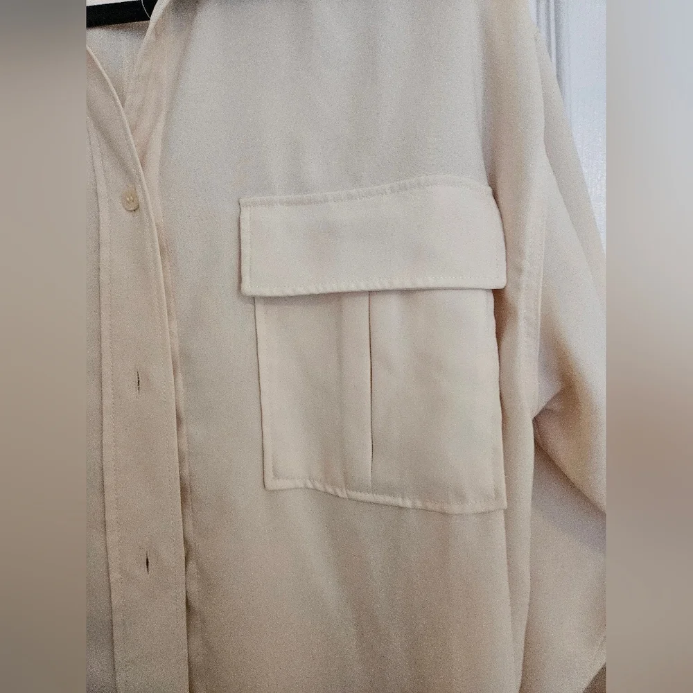 H&M Oversized  Woman's Long Sleeve Top. Size M. Fits Larger. Great Condition. - Picture 3 of 6